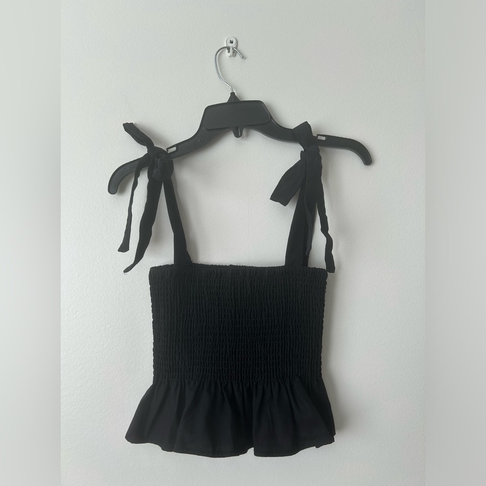 Cute black crop top size medium